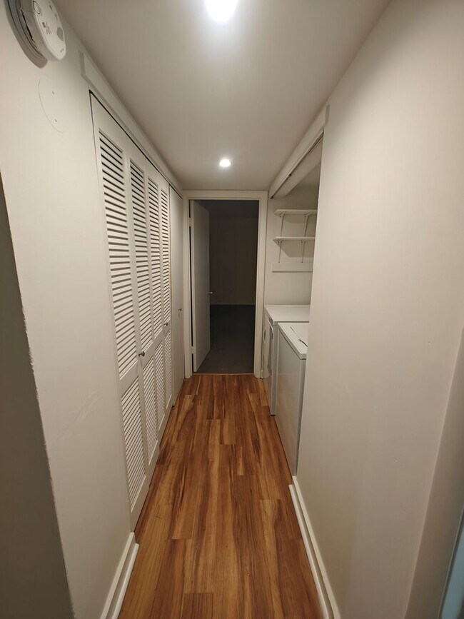 Building Photo - Two bedroom condo