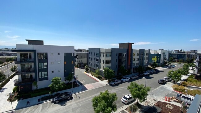 Building Photo - 3698 Vision Cmn