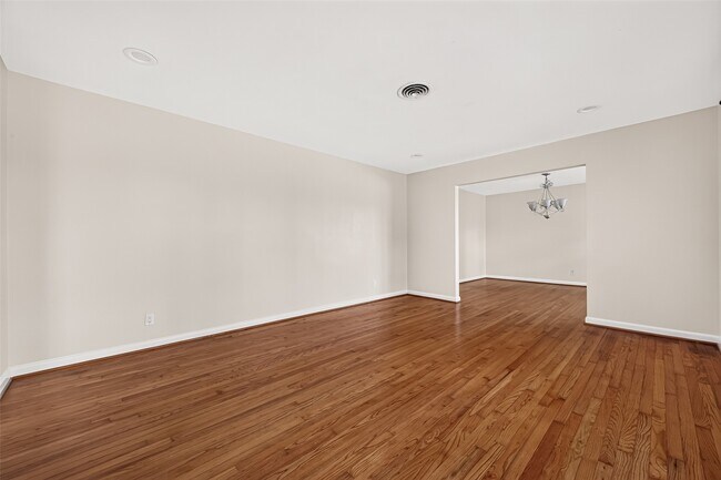 Building Photo - 4002 Mischire Dr