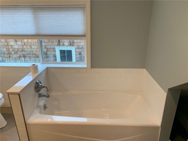 Building Photo - 33 Dennison St