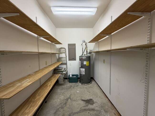 Building Photo - 236 Meadow Oaks Dr