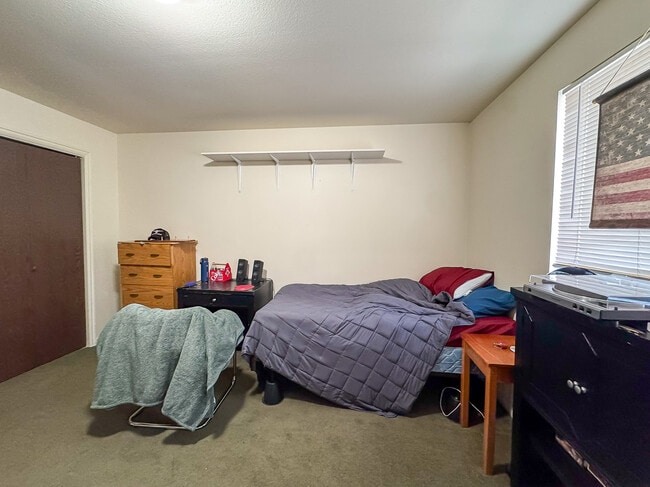 Building Photo - 243 E 400 N