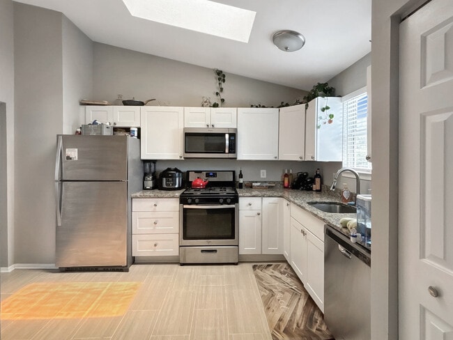 Building Photo - 6307 Juanita Ct