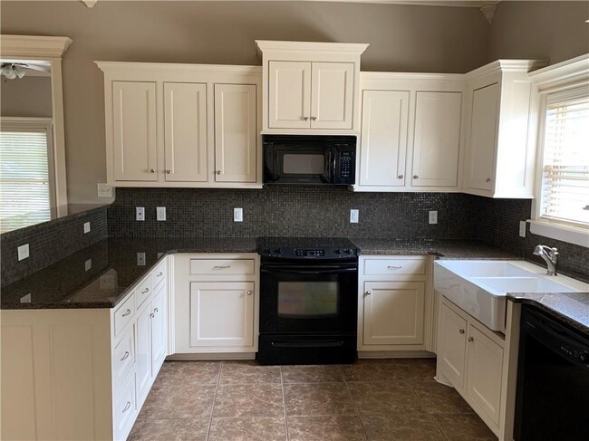 Building Photo - 3709 W Cherokee Rd