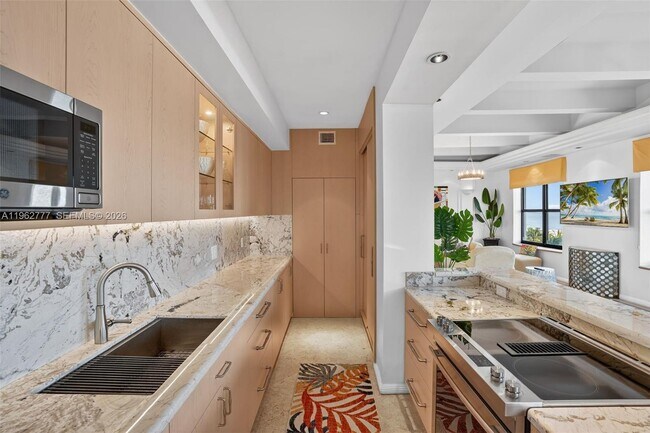 Building Photo - 1330 Ocean Dr