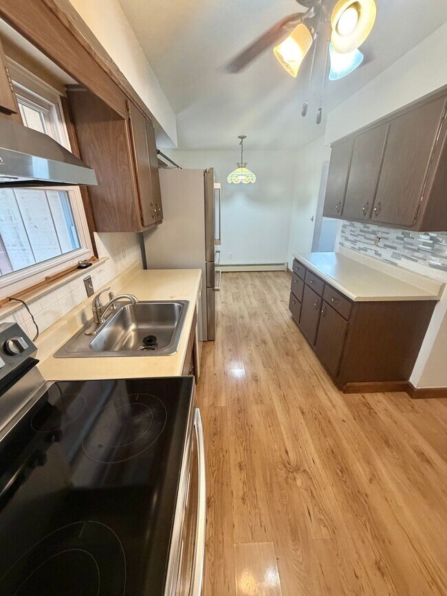 Building Photo - Beautiful Home on a Quiet Cul-De-Sac - PRICE DROPPED