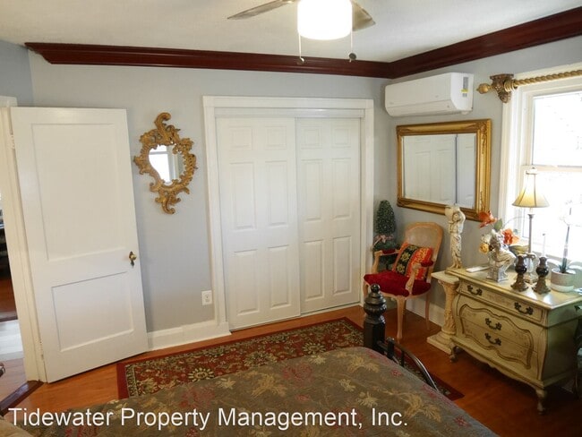 Building Photo - 3 br, 2.5 bath House - 2825 Harview Ave