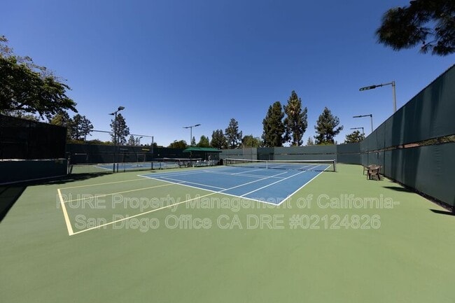 Building Photo - 12576 Oaks N Dr