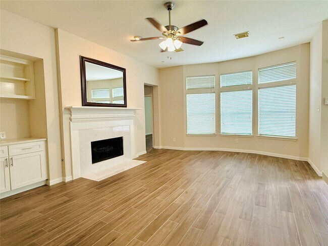 Building Photo - 5222 Hanneck Valley Ln