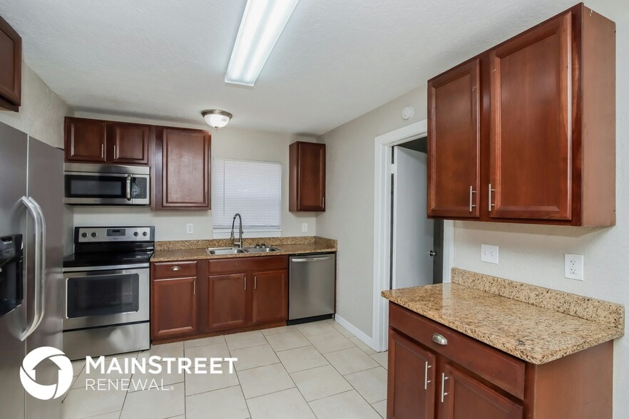 Building Photo - 1607 Albert Dr