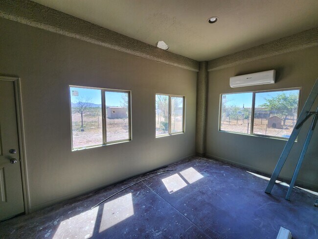Building Photo - large home in douglas with guest house 1050 Rochine Rd