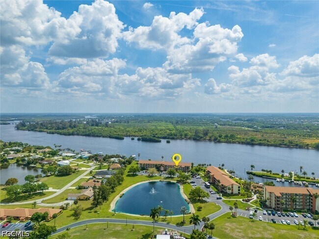 Building Photo - 16200 Bay Pointe Blvd