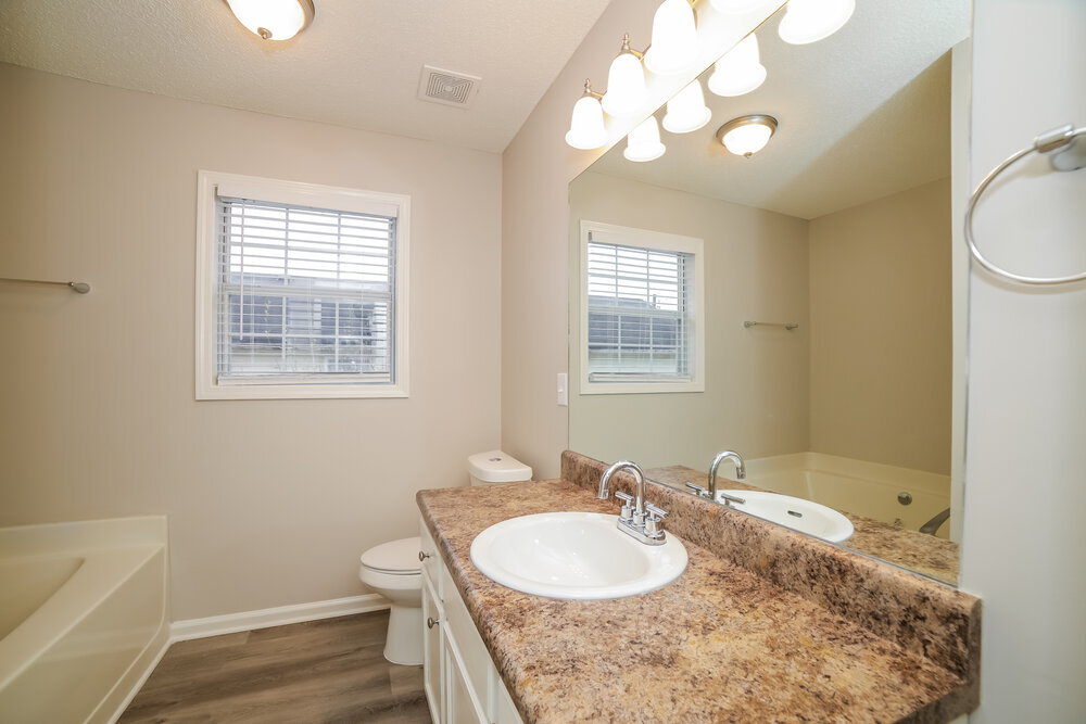 Building Photo - 100 Ashford Dr