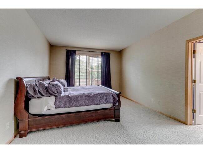 Building Photo - 2074 Clover Ct