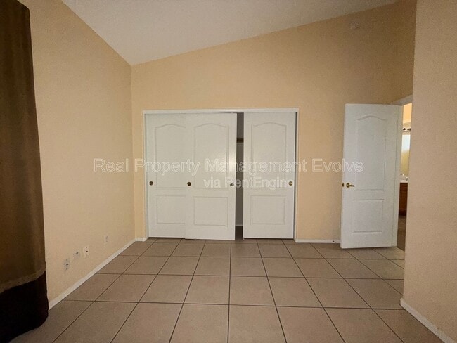 Building Photo - 4048 E Aspen Way