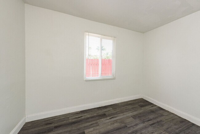Building Photo - 1176 2nd Ave