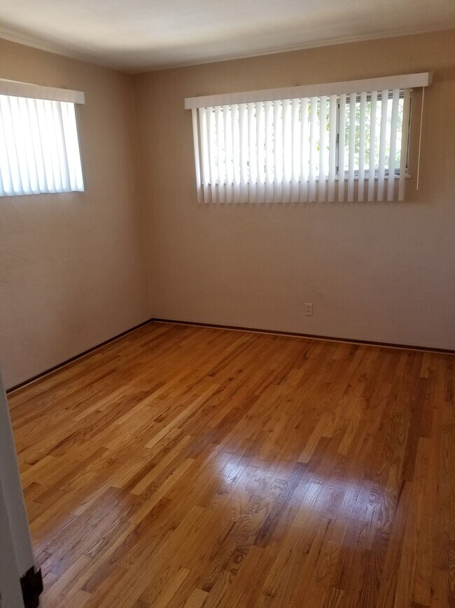 Building Photo - 1465 Homestead Rd