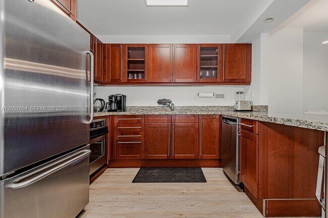 Building Photo - 2301 Collins Ave