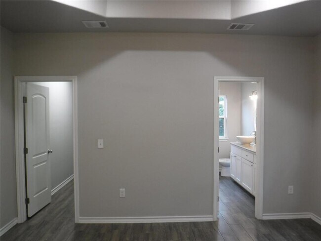 Building Photo - 1506 Packsaddle Trail