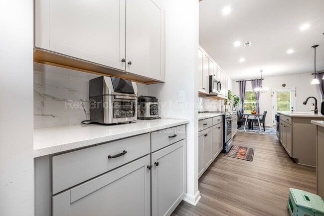 Building Photo - 9046 Evercrisp Ln