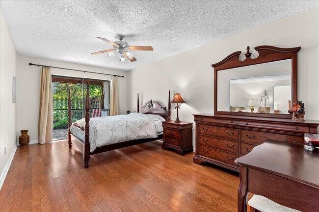 Building Photo - 11933 Suellen Cir