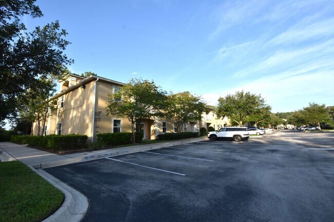 Building Photo - 2211 Golden Lake Loop