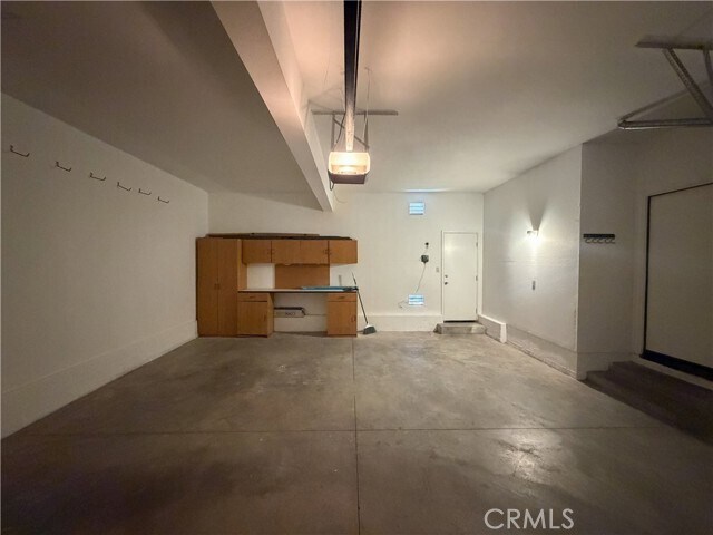 Building Photo - 821 N Siavohn Dr