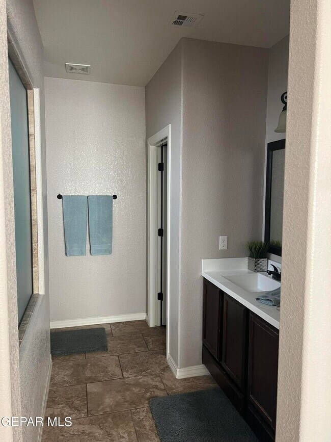 Building Photo - 1409 Kimsha Dr