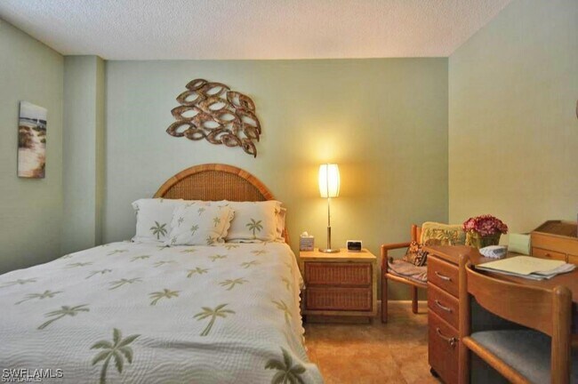 Building Photo - 260 Seaview Ct