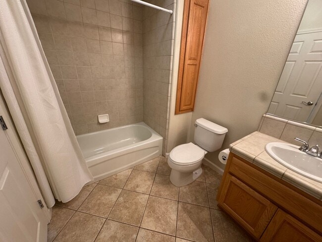 Building Photo - BEAUTIFUL TOP FLOOR CONDO AT THE TERRACES IN DUBLIN RANCH!!!