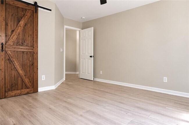 Building Photo - 510 Parkstone Ln