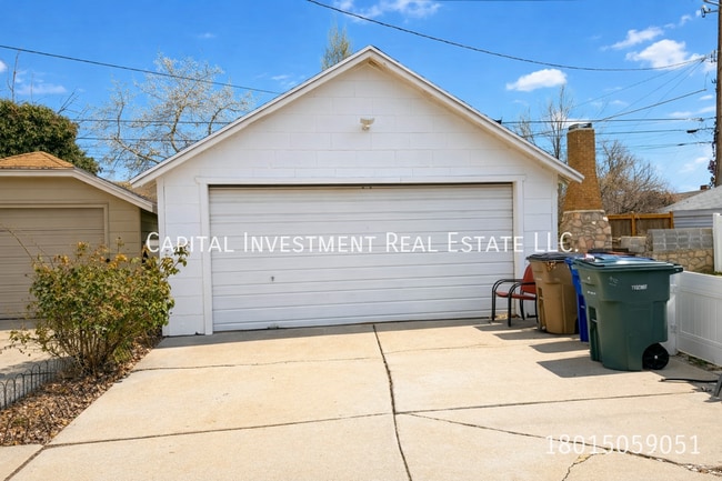 Building Photo - 1452 Hollywood Ave