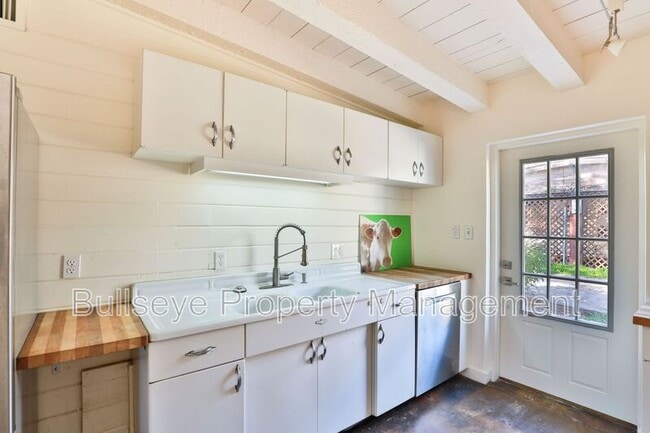 Building Photo - 3132 N 27th St