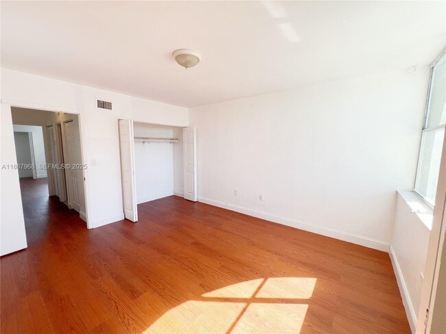 Building Photo - 3895 W 9th Way