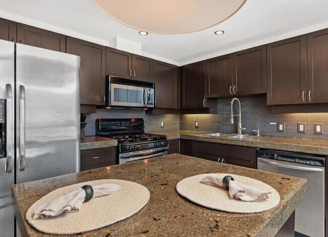 Building Photo - 1240 India St