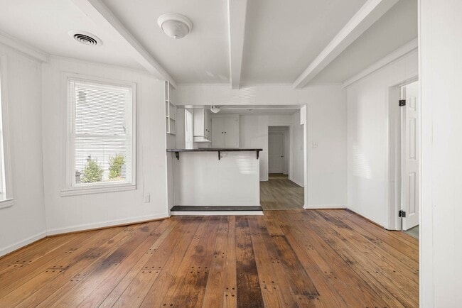 Building Photo - 107 S 9th Ave