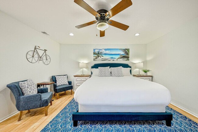 Building Photo - 1185 Tamarack Ave