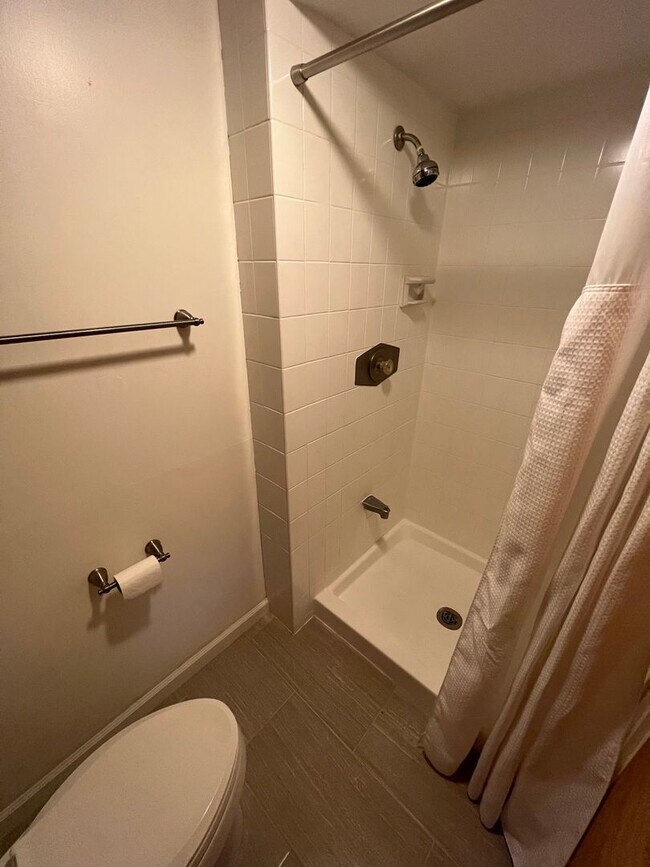 Building Photo - A/C. Two Parking Stalls. Swimming Pool. Pet Friendly. (RRLLC)