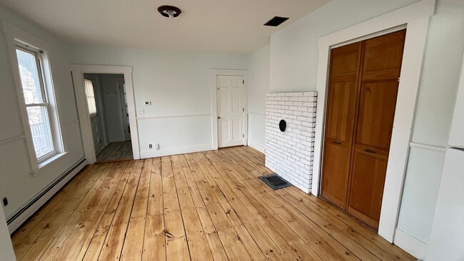 Building Photo - First Floor, Private Entrance & Porch, wit...