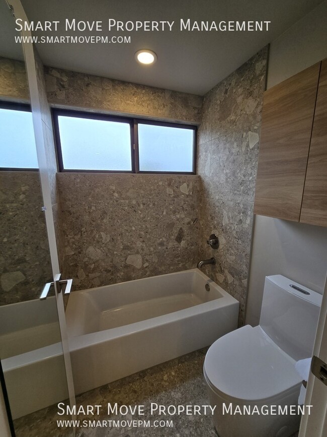 Building Photo - 945 Hearthstone Dr