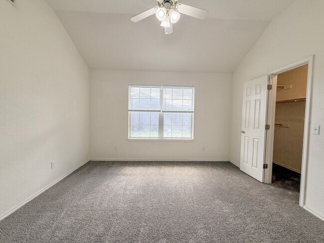 Building Photo - 4202 Jeff Scott Dr
