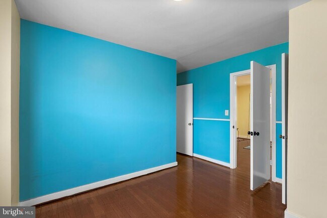 Building Photo - 10112 Sutherland Rd