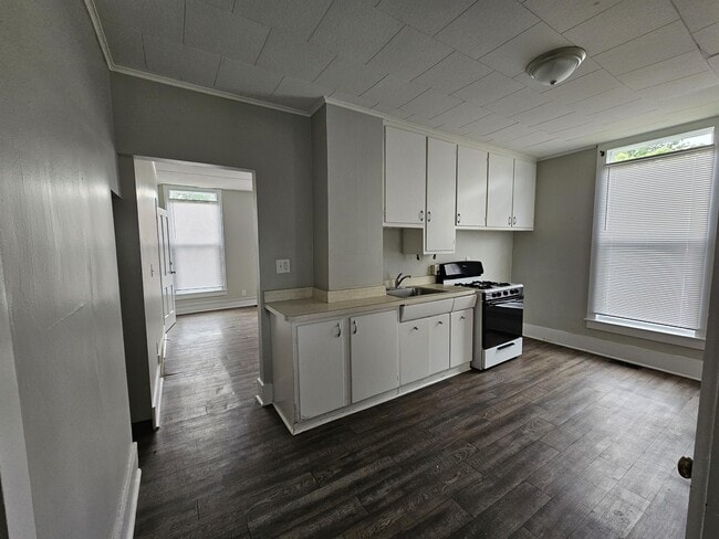 Building Photo - 434 W Lawrence St