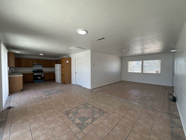 Building Photo - 6905 Singing Dunes Ln