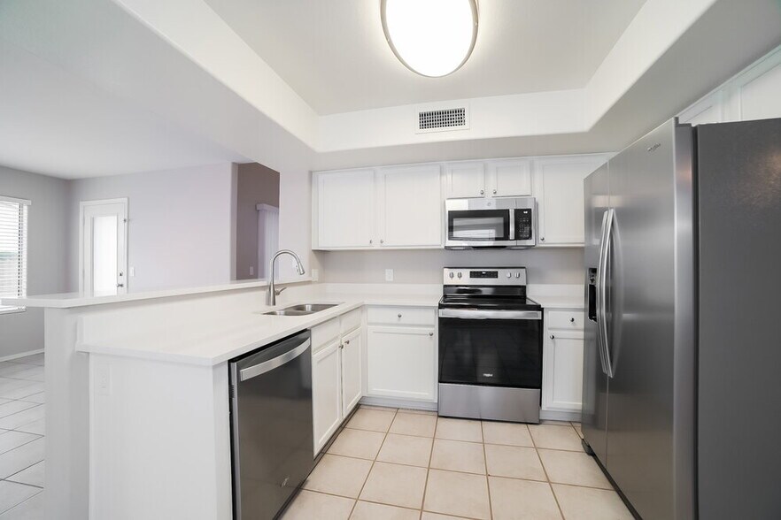 Building Photo - 3929 E Wescott Dr