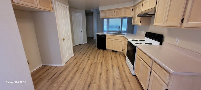 Building Photo - Cozy Home for Rent
