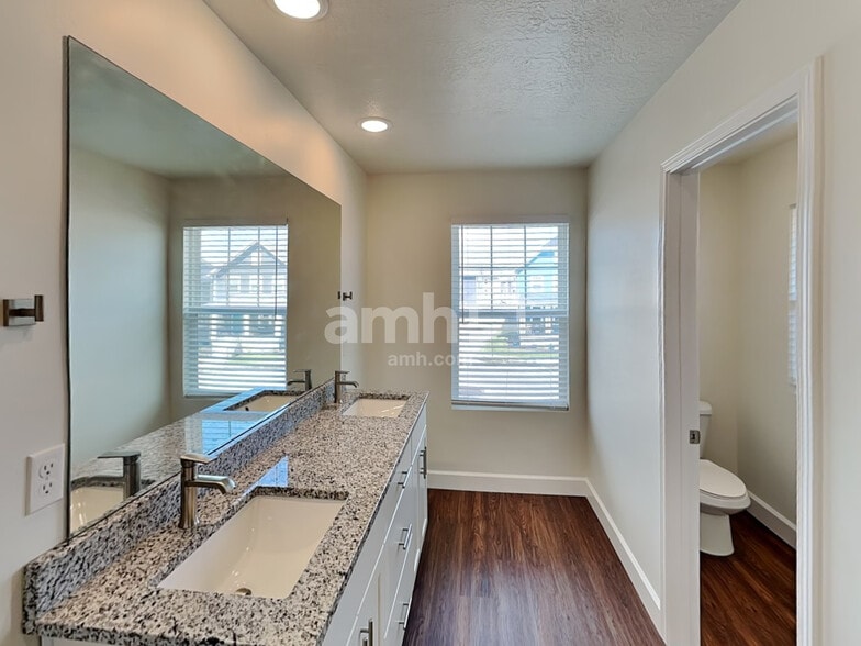 Building Photo - 6109 W Arranmore Dr