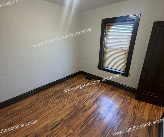 Building Photo - 3713 Hemlock St