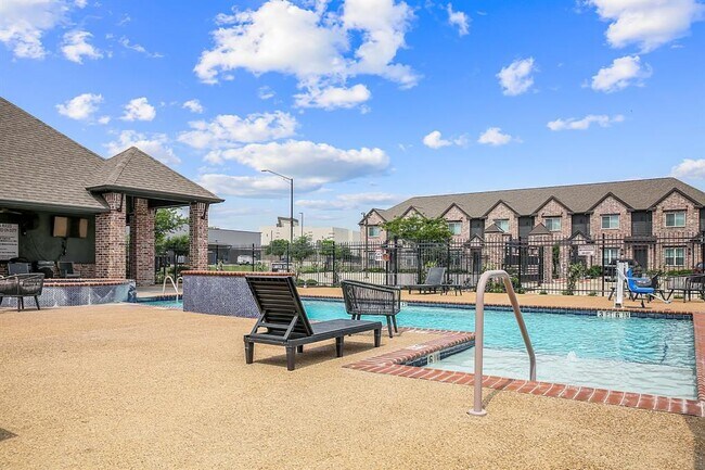 Building Photo - 1451 Associates Ave