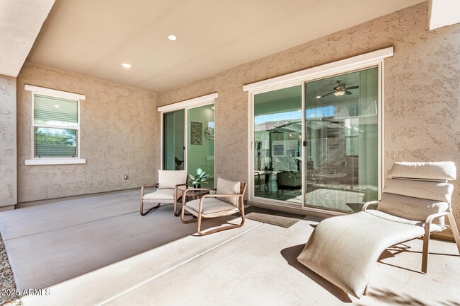 Building Photo - 1914 N 140th Ave